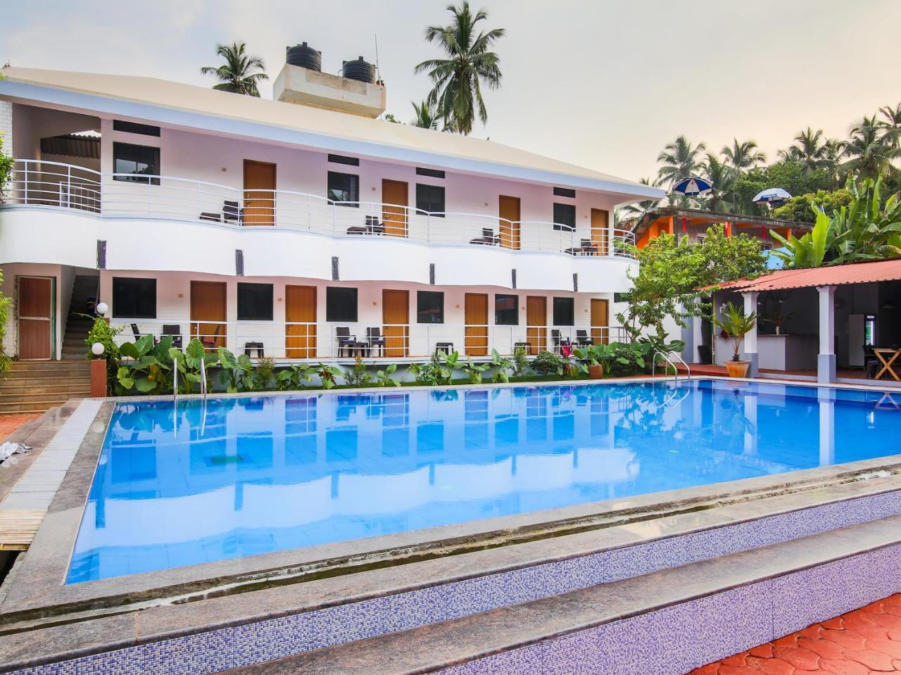 Oyo 22056 Arambol Plaza Beach Resort Dış mekan fotoğraf