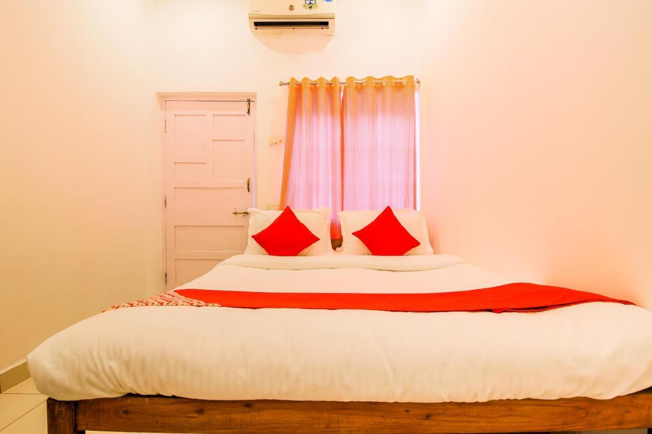 Oyo 22056 Arambol Plaza Beach Resort Dış mekan fotoğraf